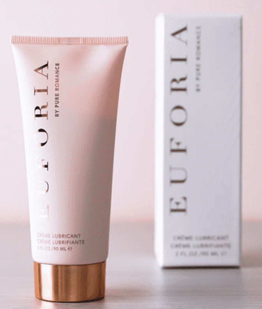 Cream lubricant tube with matching box, light cream and rose-gold cap